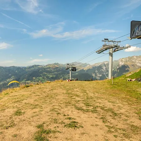 Au Pied Des Pistes